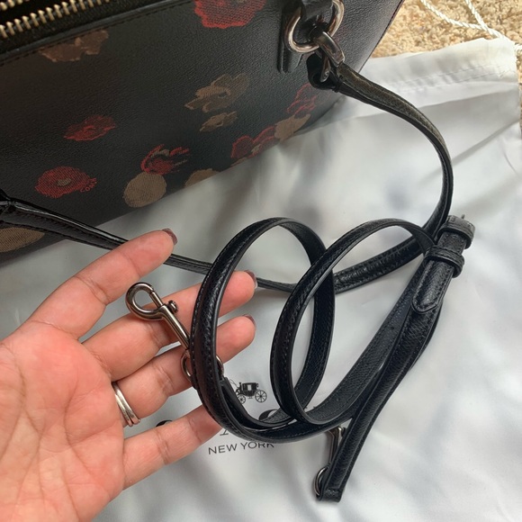 Authentic Coach Purse - Picture 4 of 5